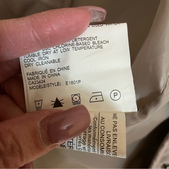 Fen-nelli limited edition quilted beige clasp button closure jacket. - Picture 8 of 10